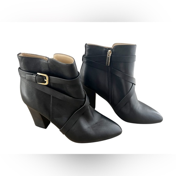 L’AGENCE Black Heeled Ankle Boots with Buckle Strap Detail Block Heel Booties - Picture 2 of 7